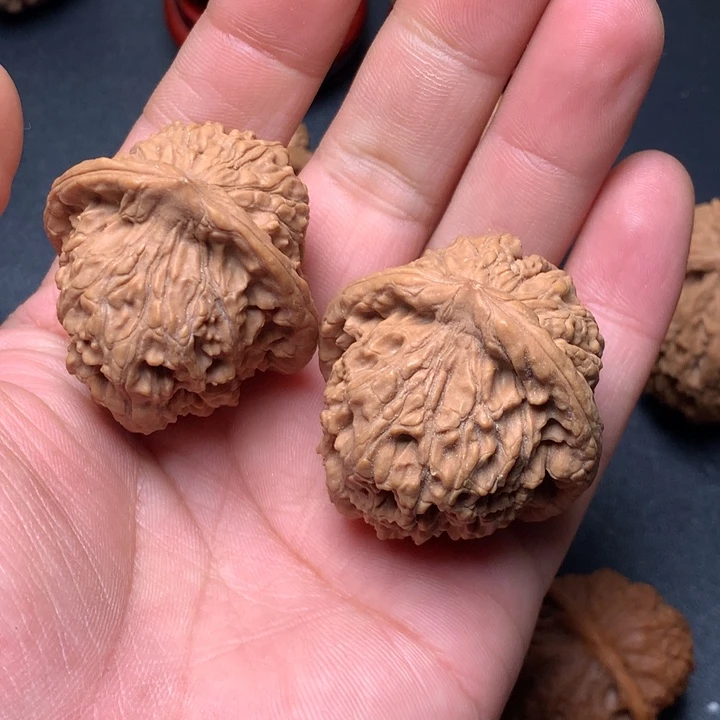 文玩核桃把件39红狮子1182