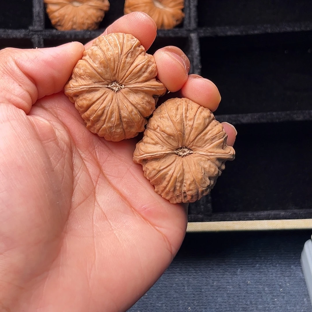 *****文玩核桃吊坠147-1111 钙时嘤熊