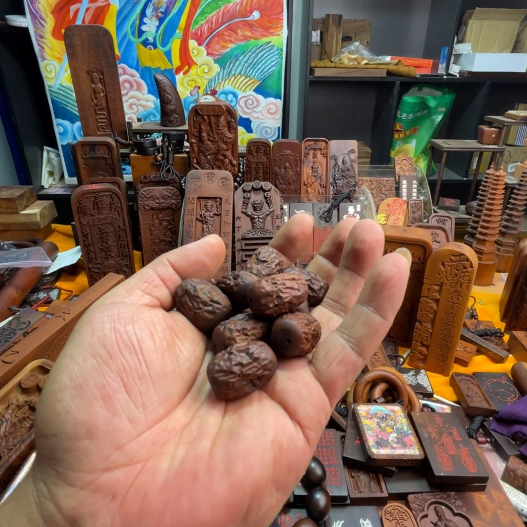 清***云枣木雷击枣木雕刻珠子