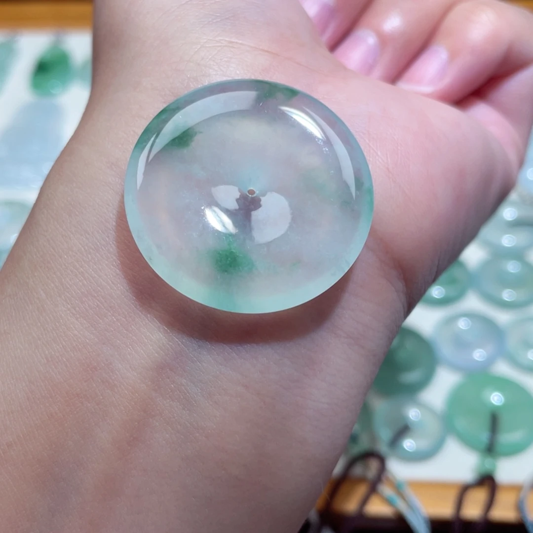 翡翠未镶嵌颈饰扣子