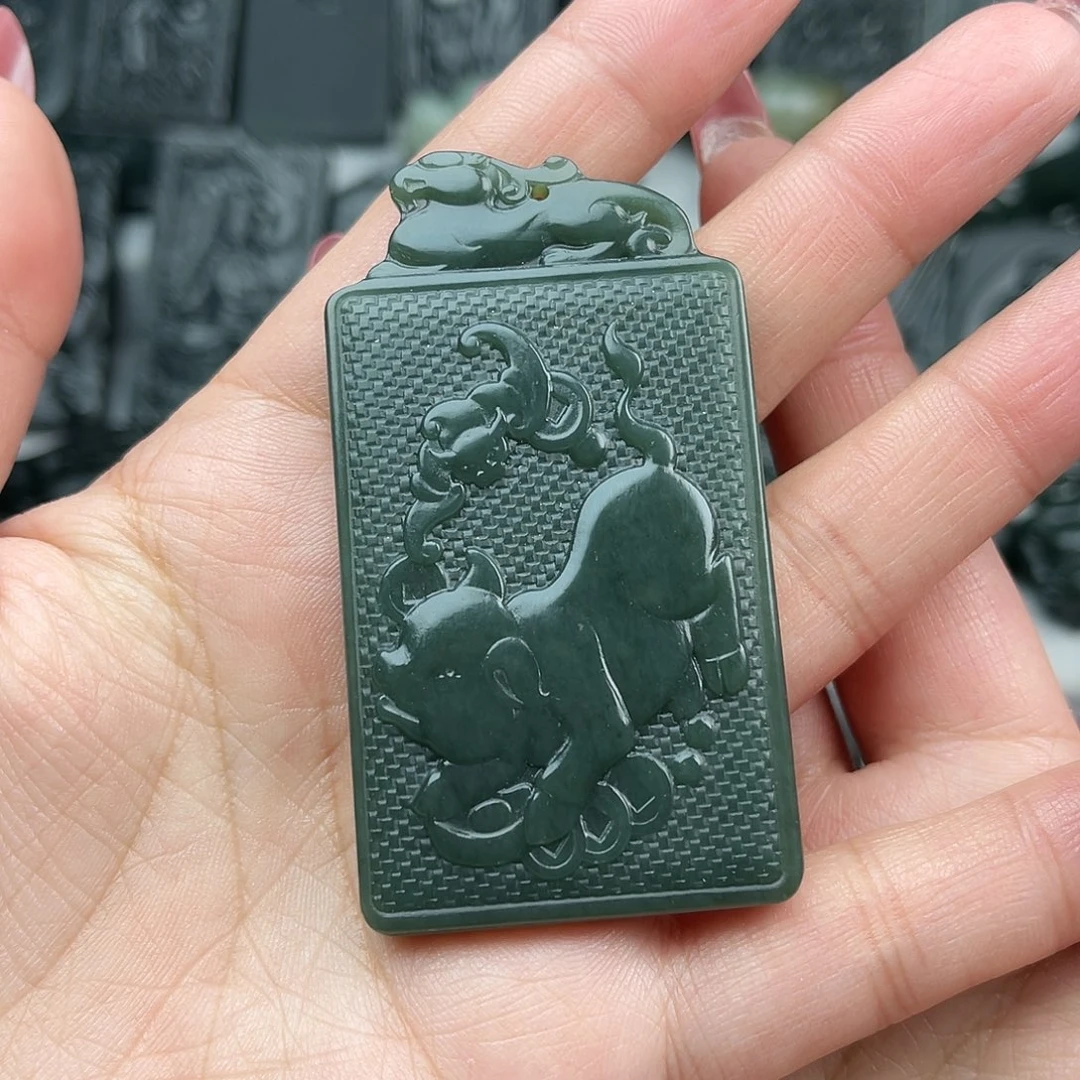 和田玉颈饰未镶嵌狼*腾