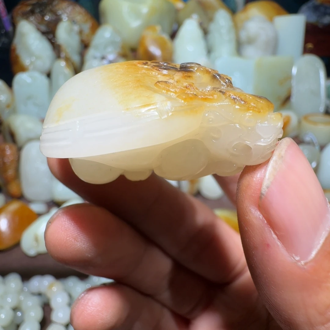 暴***下和田玉未镶嵌吊坠(不含链)