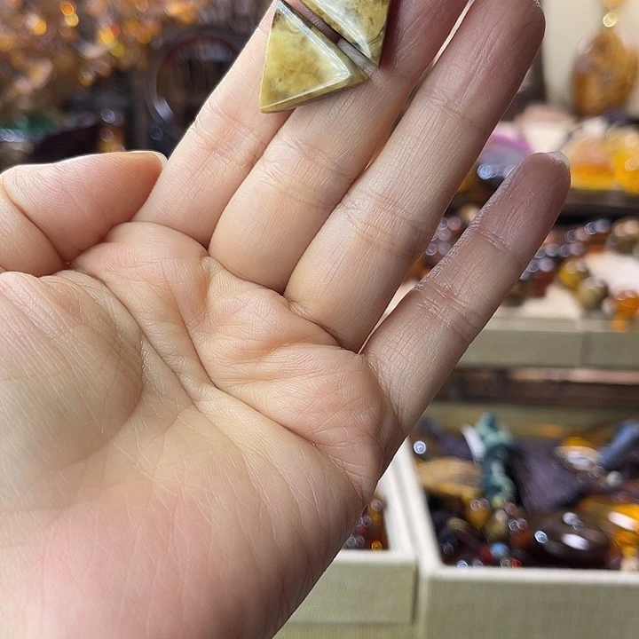 琥珀未镶嵌裸石天然缅甸琥珀