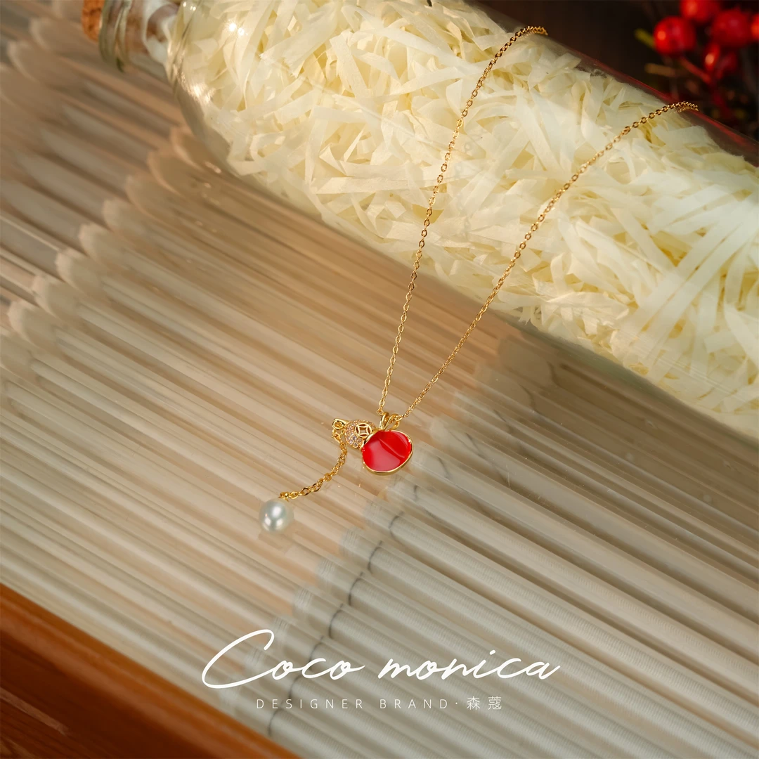 【小霞珠宝】白色时尚复古法式简约强光仙女优雅WE58