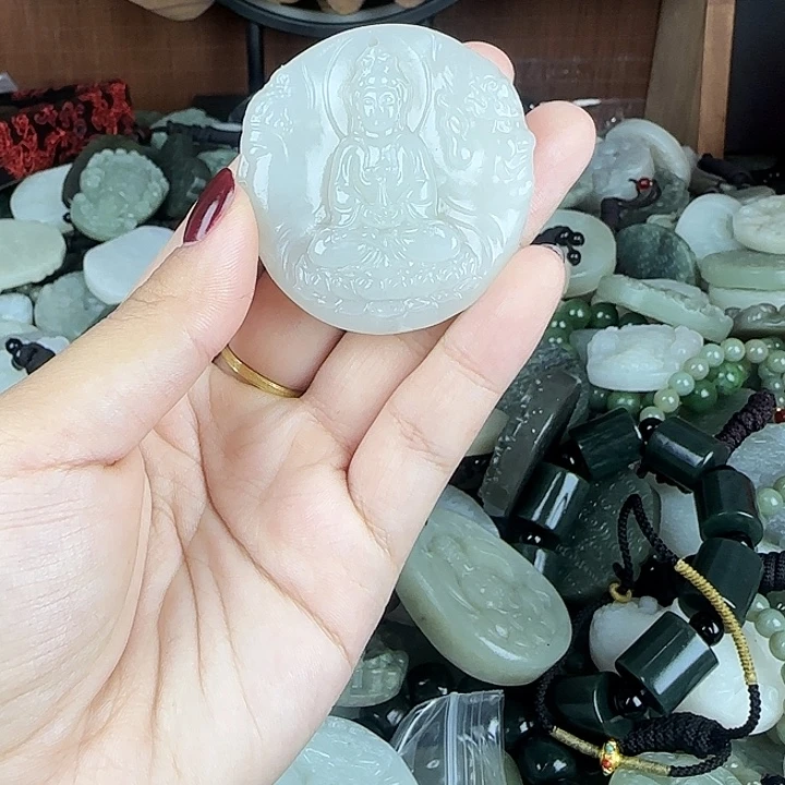 和田玉未镶嵌颈饰