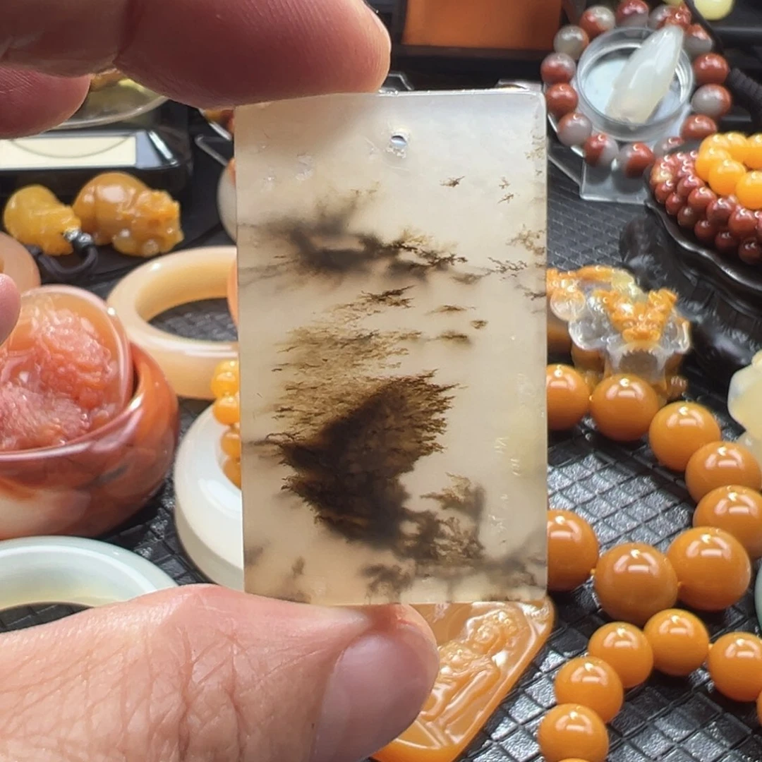 石英质玉未镶嵌颈饰
