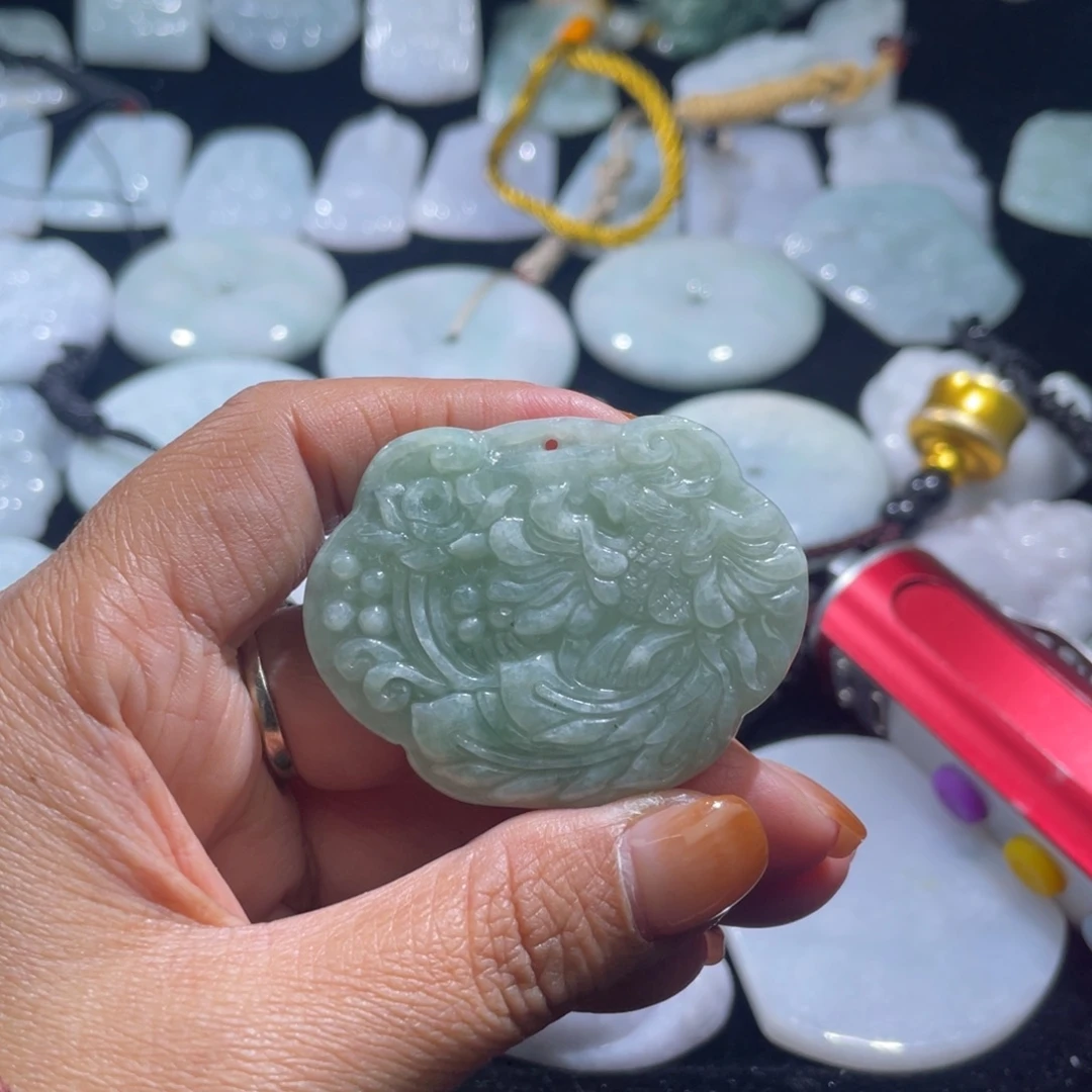 翡翠未镶嵌颈饰花开富贵