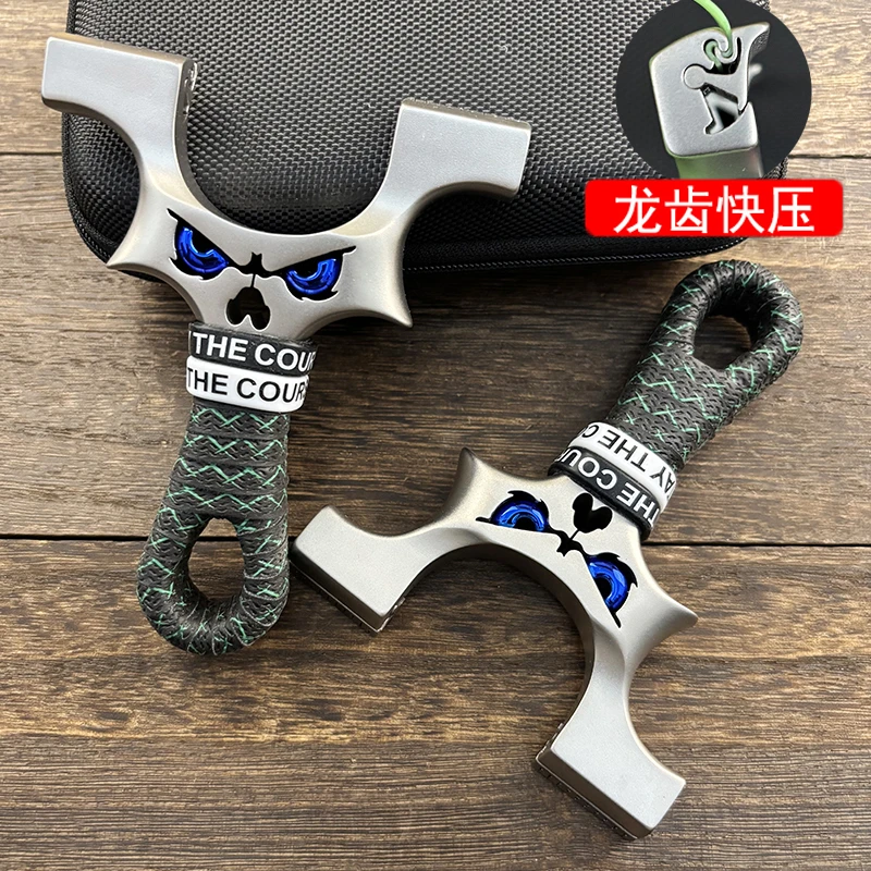 新款9025龙齿恶魔小炮怪兽快压暗扣弹弓玩具不锈钢高精准户外竞技