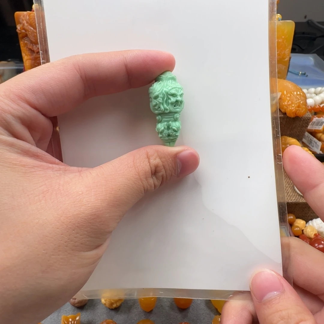 芭***比颈饰未镶嵌石英质玉