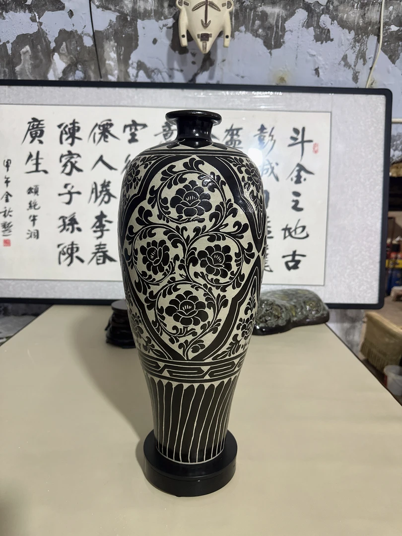 磁州窑手绘黑刻开方大牡丹瓶手工剔刻（无礼盒包装）顺丰包邮