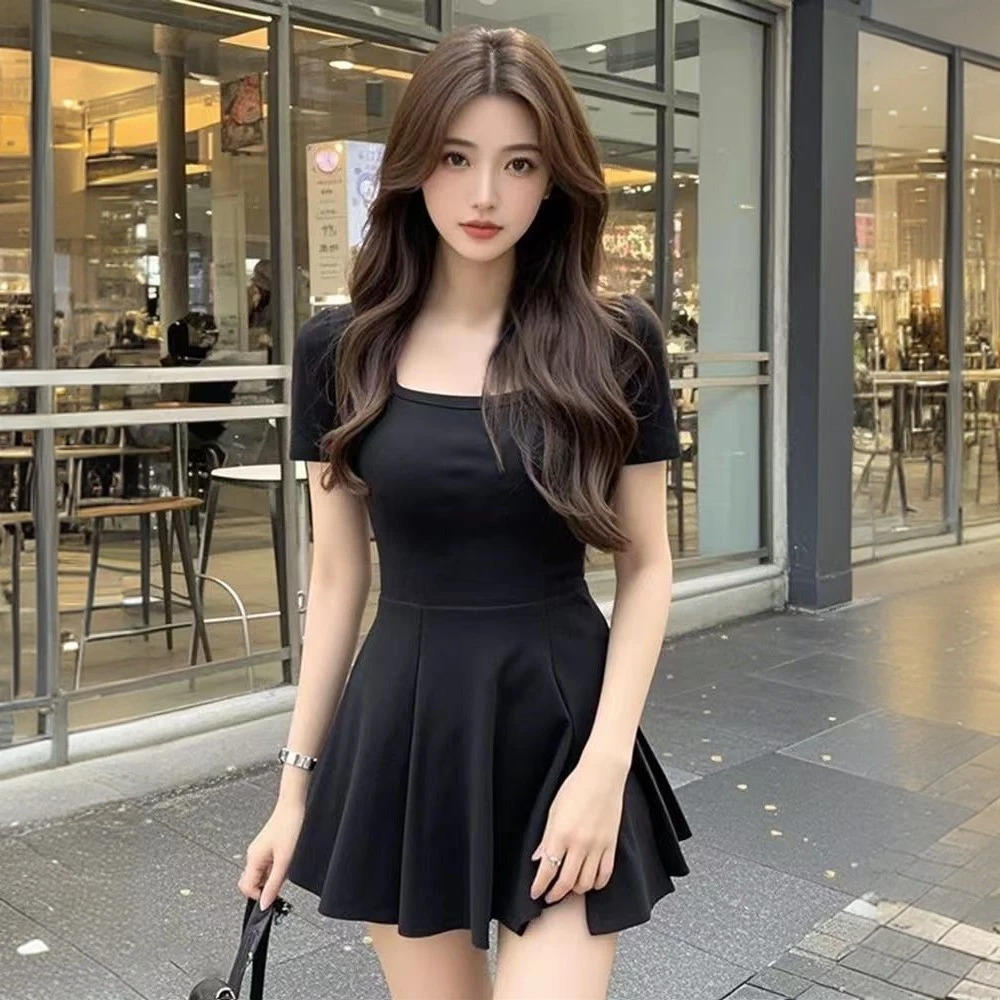 气质御姐风黑色方领短袖连衣裙女2025新款小个子收腰显瘦A字短裙