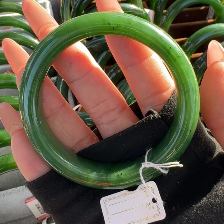 和田玉（碧玉）未镶嵌手镯