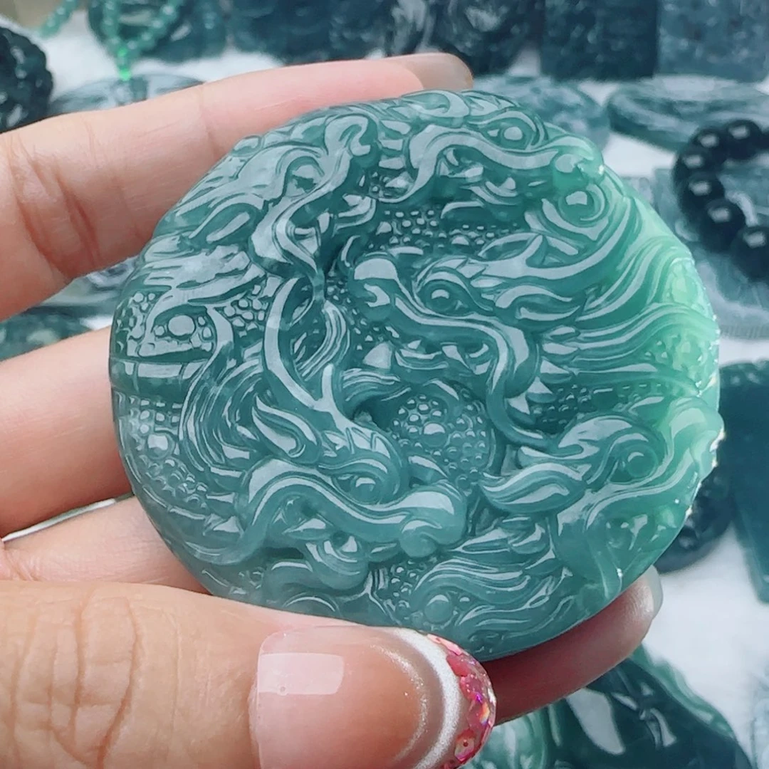 颈饰未镶嵌翡翠多样性发货天然的A货翡翠