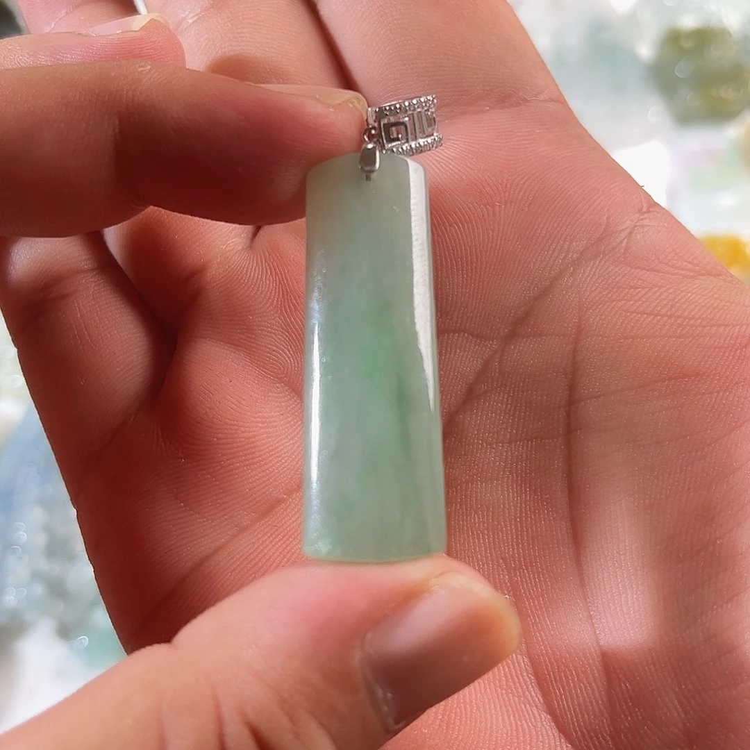 颈饰未镶嵌翡翠天然
