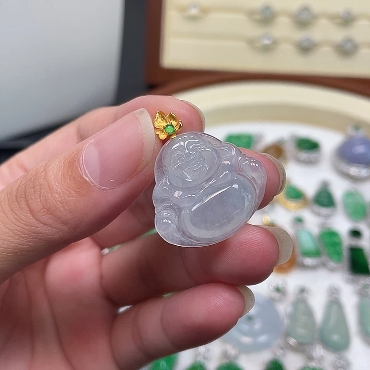 翡翠18K金镶嵌颈饰