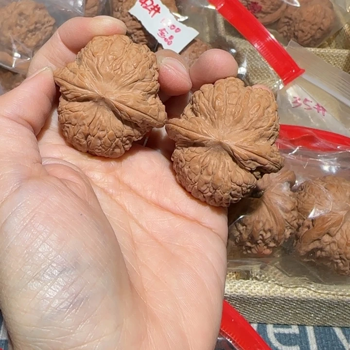 黑***子吊坠文玩核桃血麒麟40