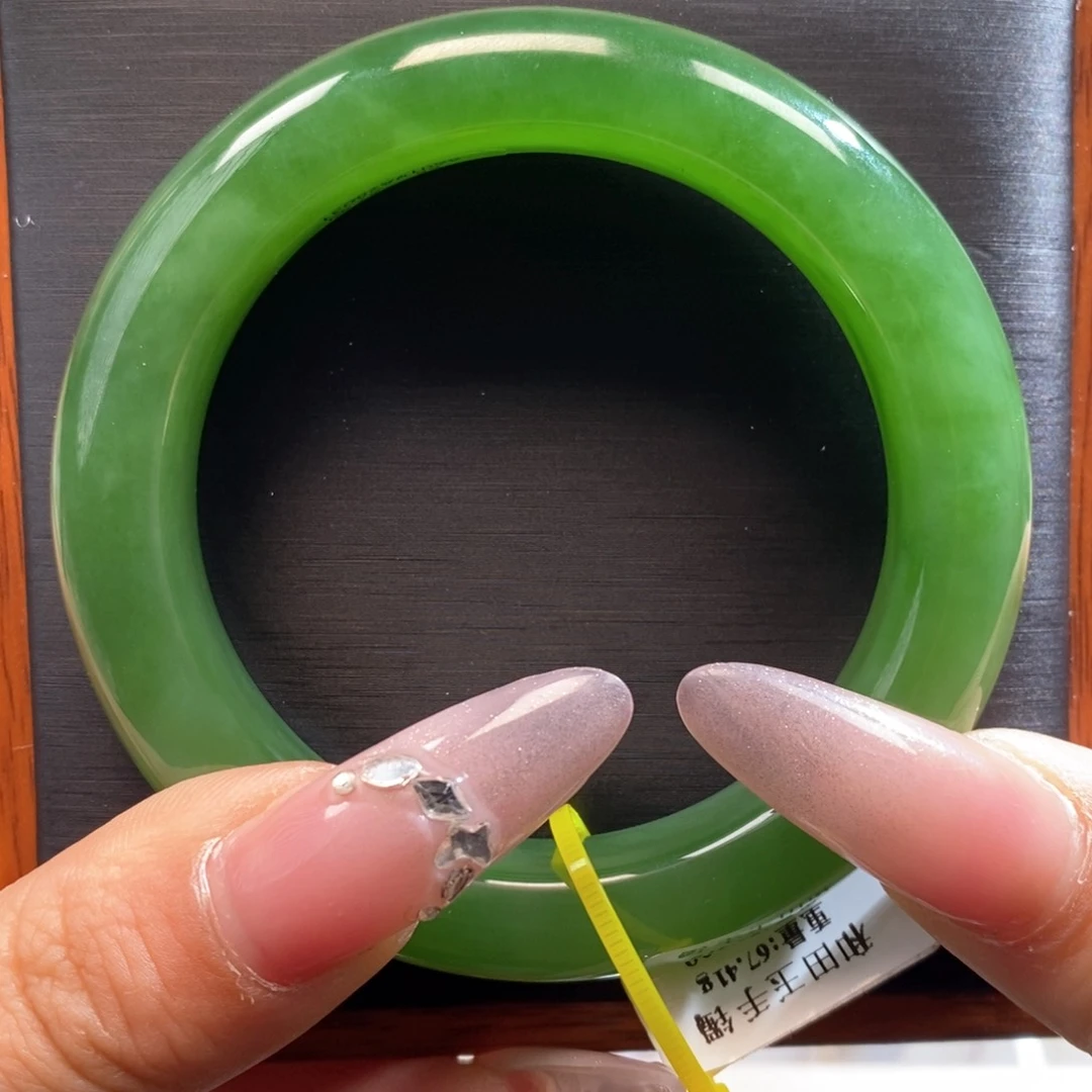 和田玉手镯未镶嵌阳绿冰底55