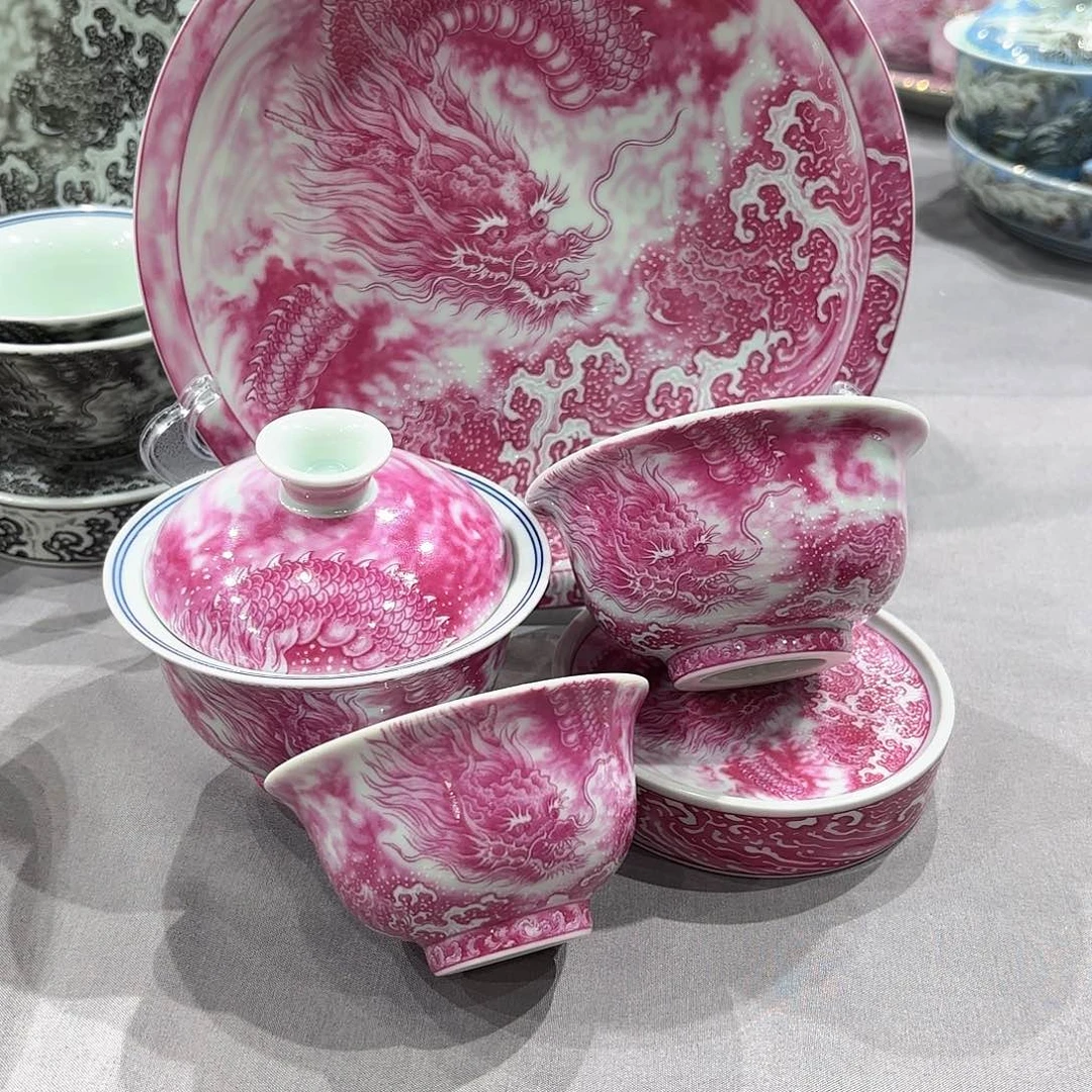 瓷片景德镇瓷器精品陈列