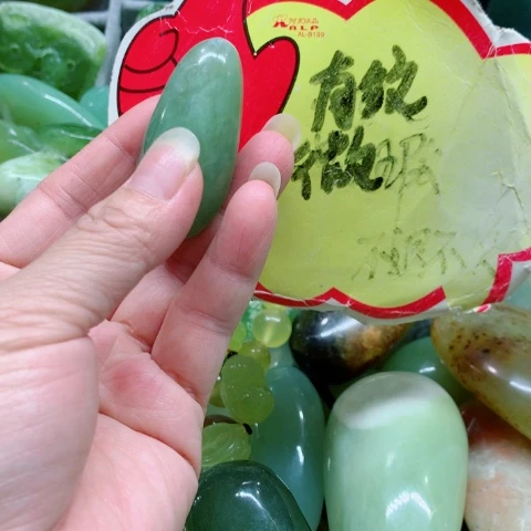 蛇纹石玉未镶嵌手把件