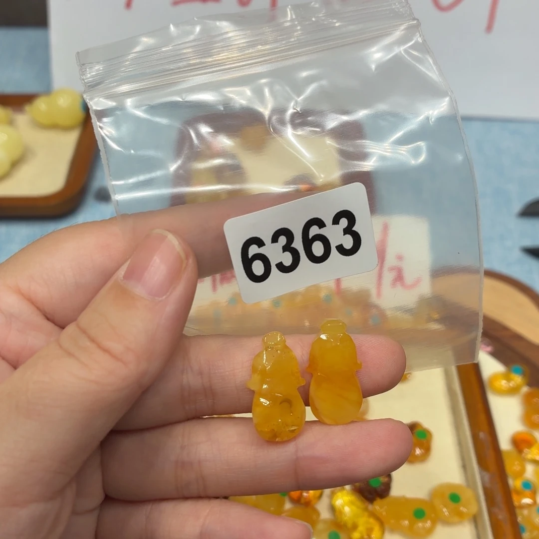 琥珀未镶嵌珠宝奇石