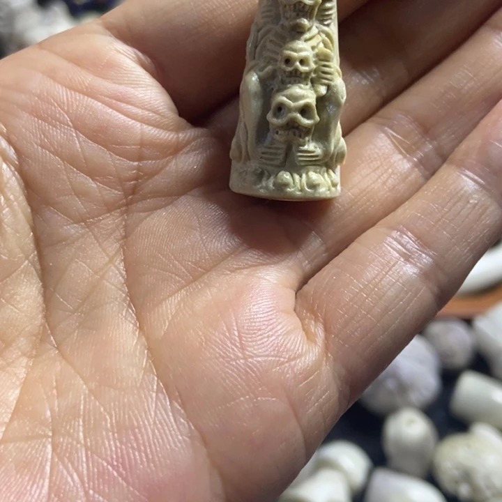 ****易配饰鹿角雕刻一个出
