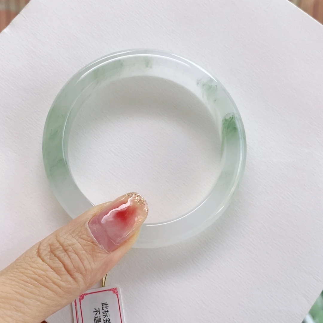 月***花未镶嵌手镯石英质玉