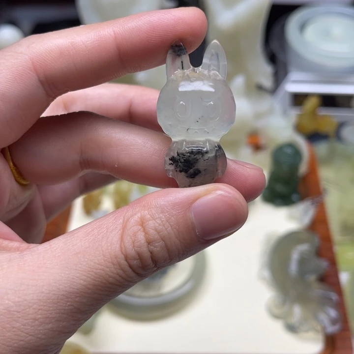 蛇纹石玉未镶嵌吊坠