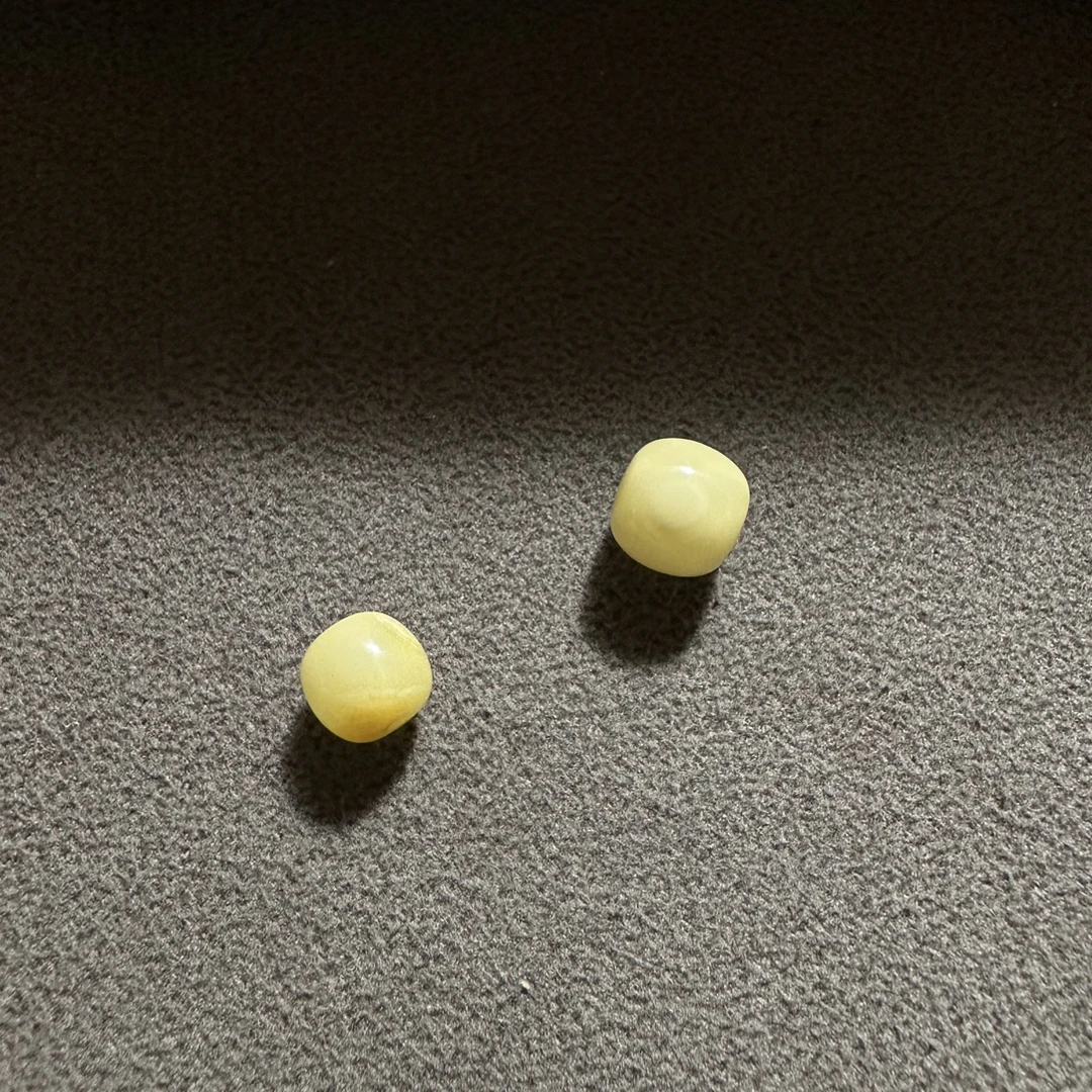 蜜蜡7mm老型双珠 多样性发货 默认不完美 尺寸大小不一