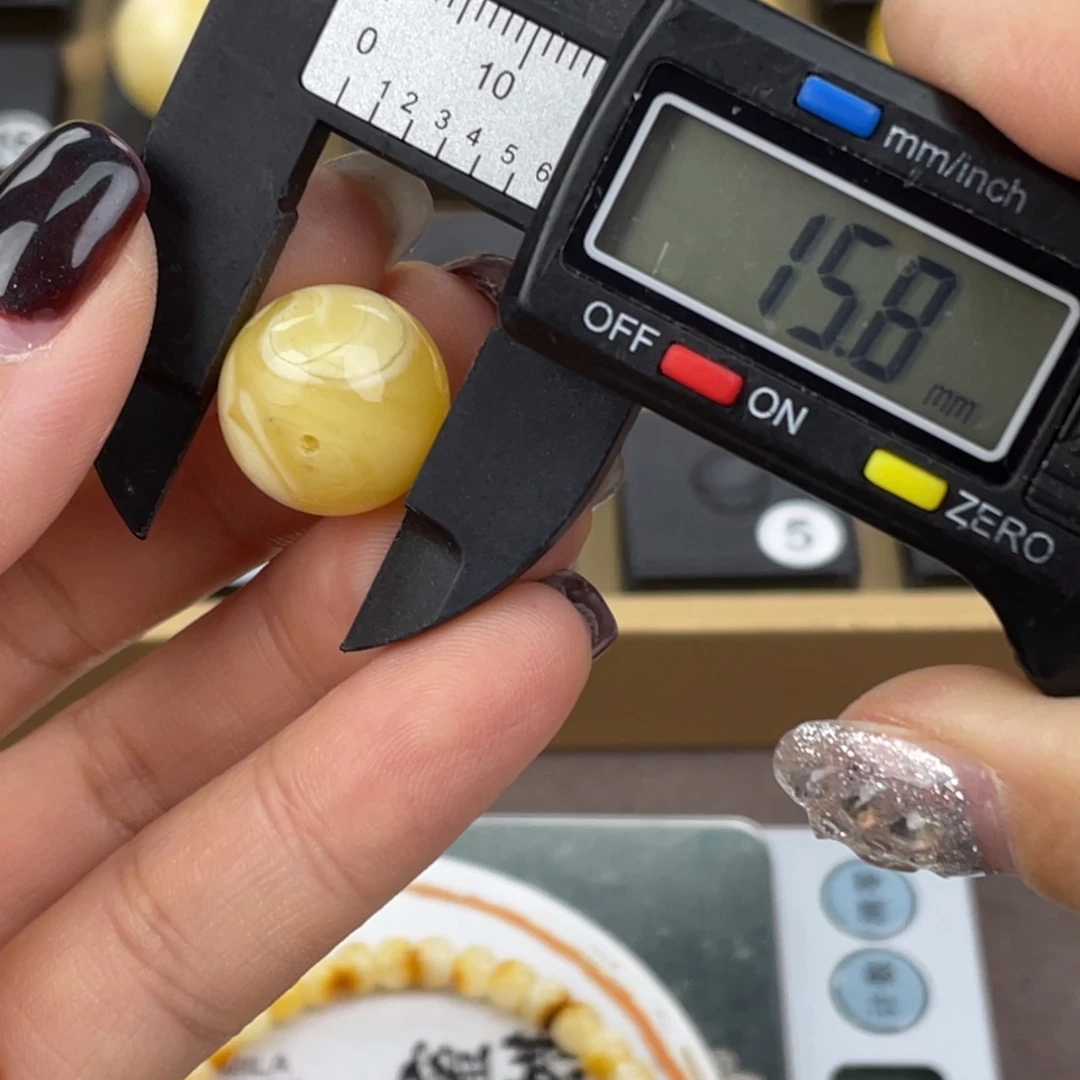 琥珀未镶嵌裸石蜜蜡480