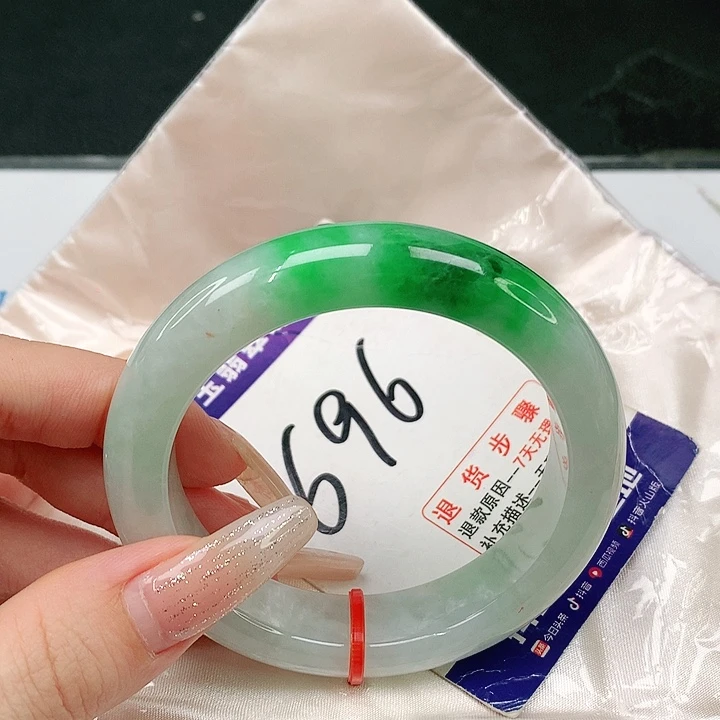 未镶嵌手镯翡翠翡翠手镯