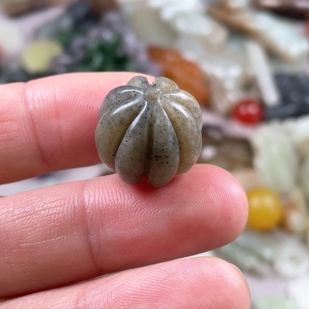 和田玉（糖玉）颈饰未镶嵌