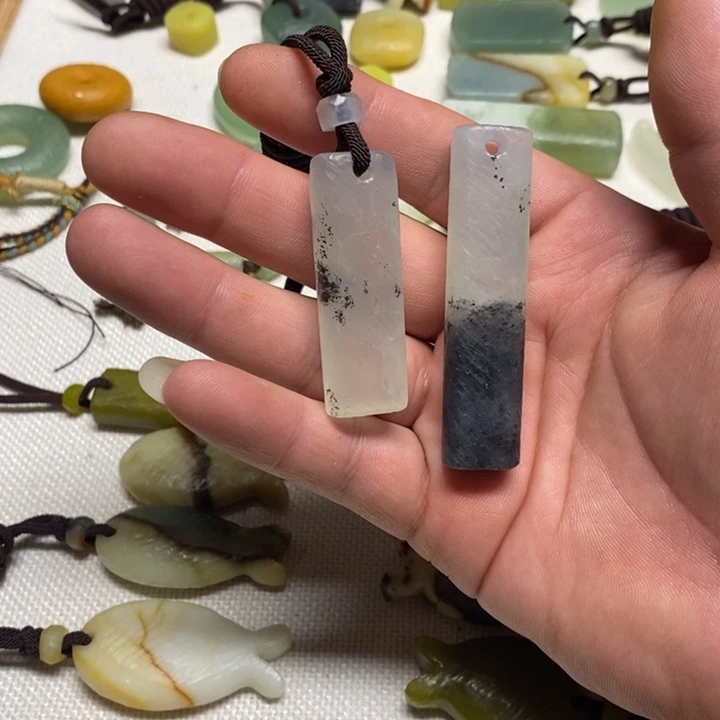 果***尔蛇纹石玉未镶嵌挂件