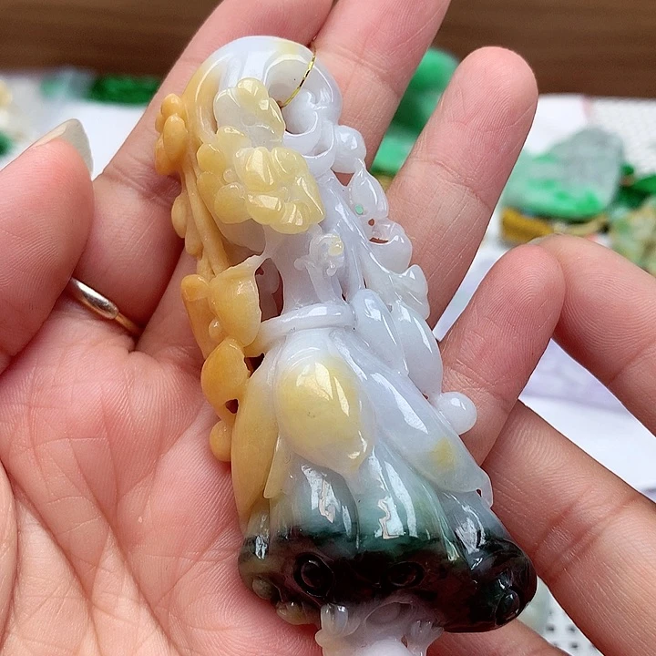 翡翠未镶嵌颈饰翡翠