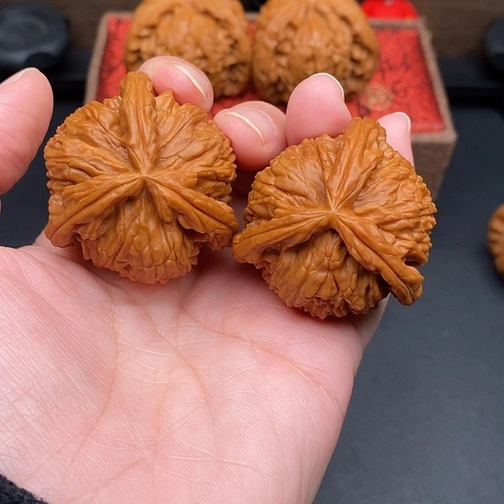 星***/文玩核桃把件白奔