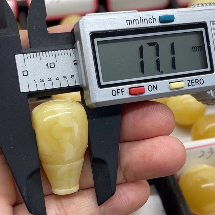 未镶嵌琥珀裸石蜜蜡