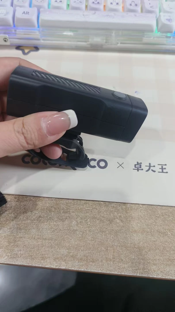 自行车充电 黑色手电