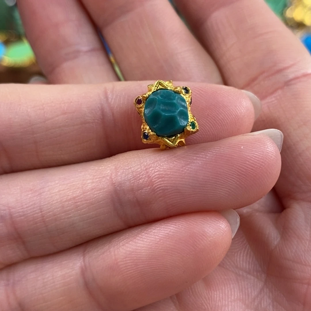 绿松石未镶嵌。无相