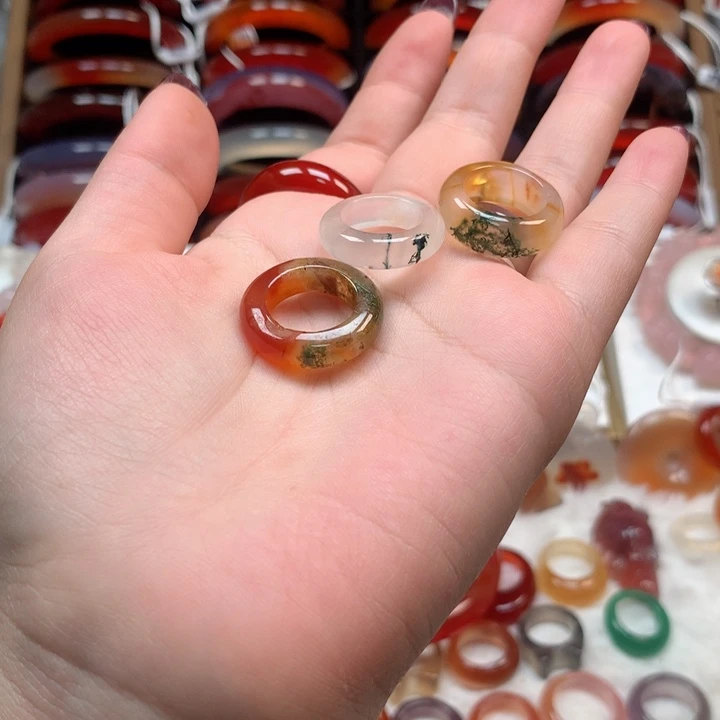 玛瑙/玉髓手镯未镶嵌旯*