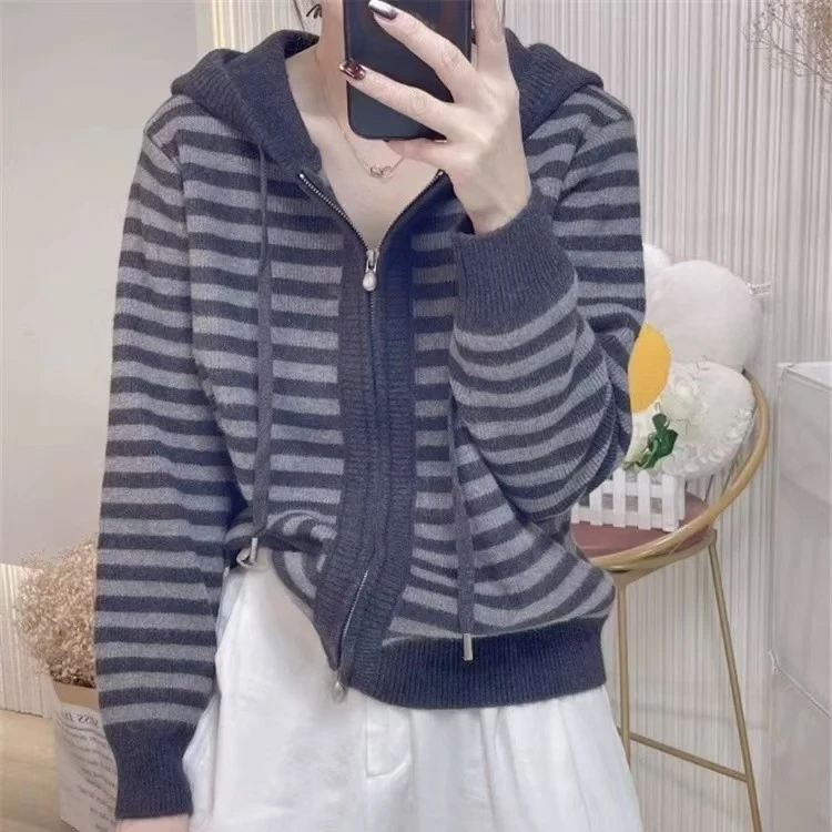 条纹针织衫连帽休闲双拉链帽衫女百搭宽松带帽学院风外套