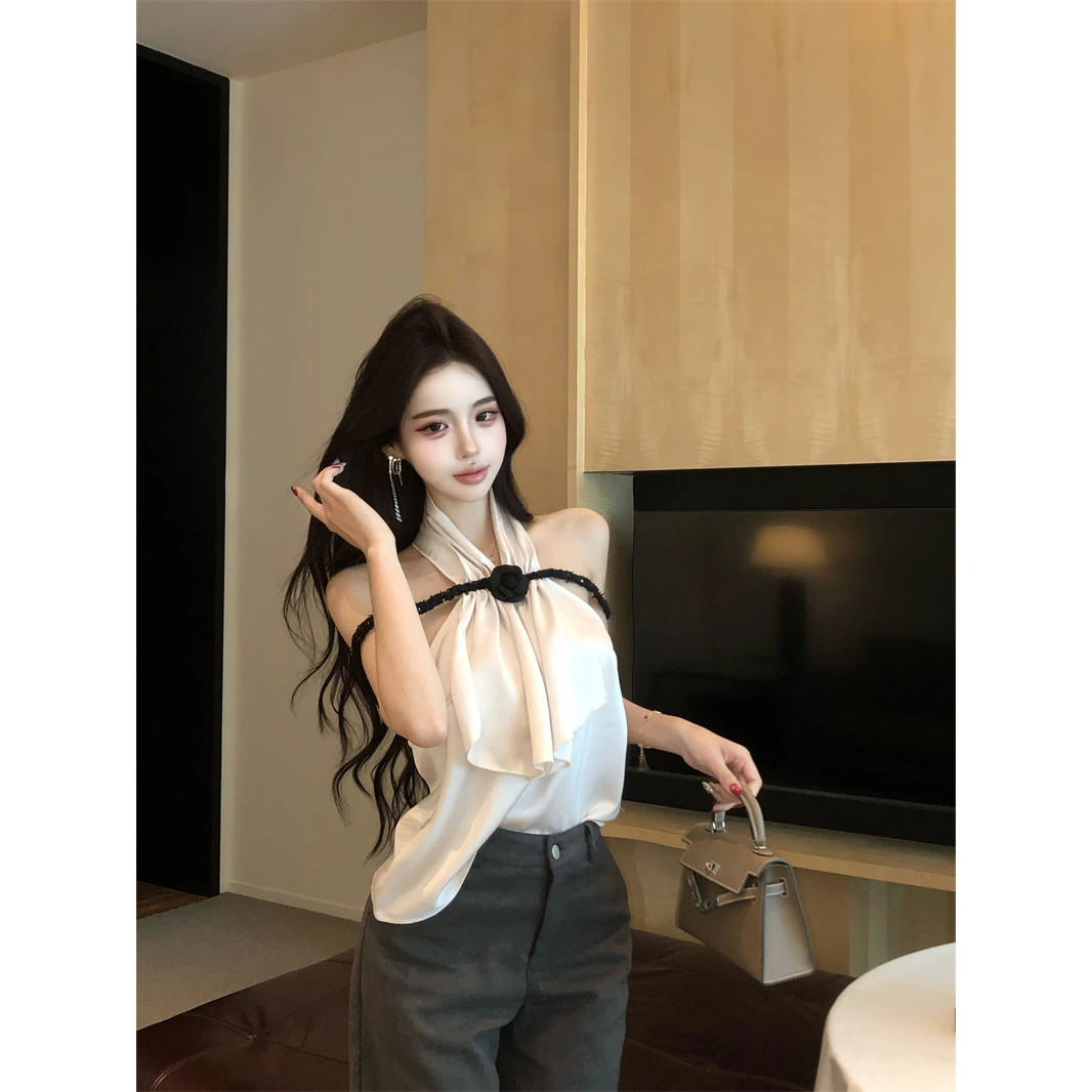 立体花朵美背挂脖吊带背心女夏季缎面修身无袖外穿设计感纯欲上衣