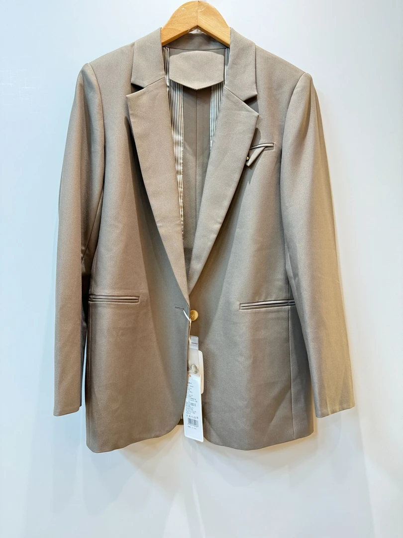 2025时尚潮流百搭款西装外套轻奢女士设计款7CSC