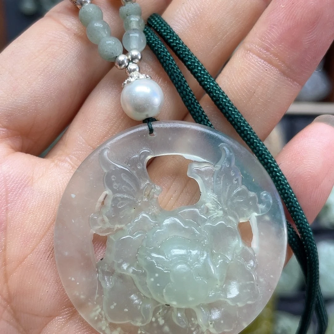 蛇纹石玉未镶嵌颈饰