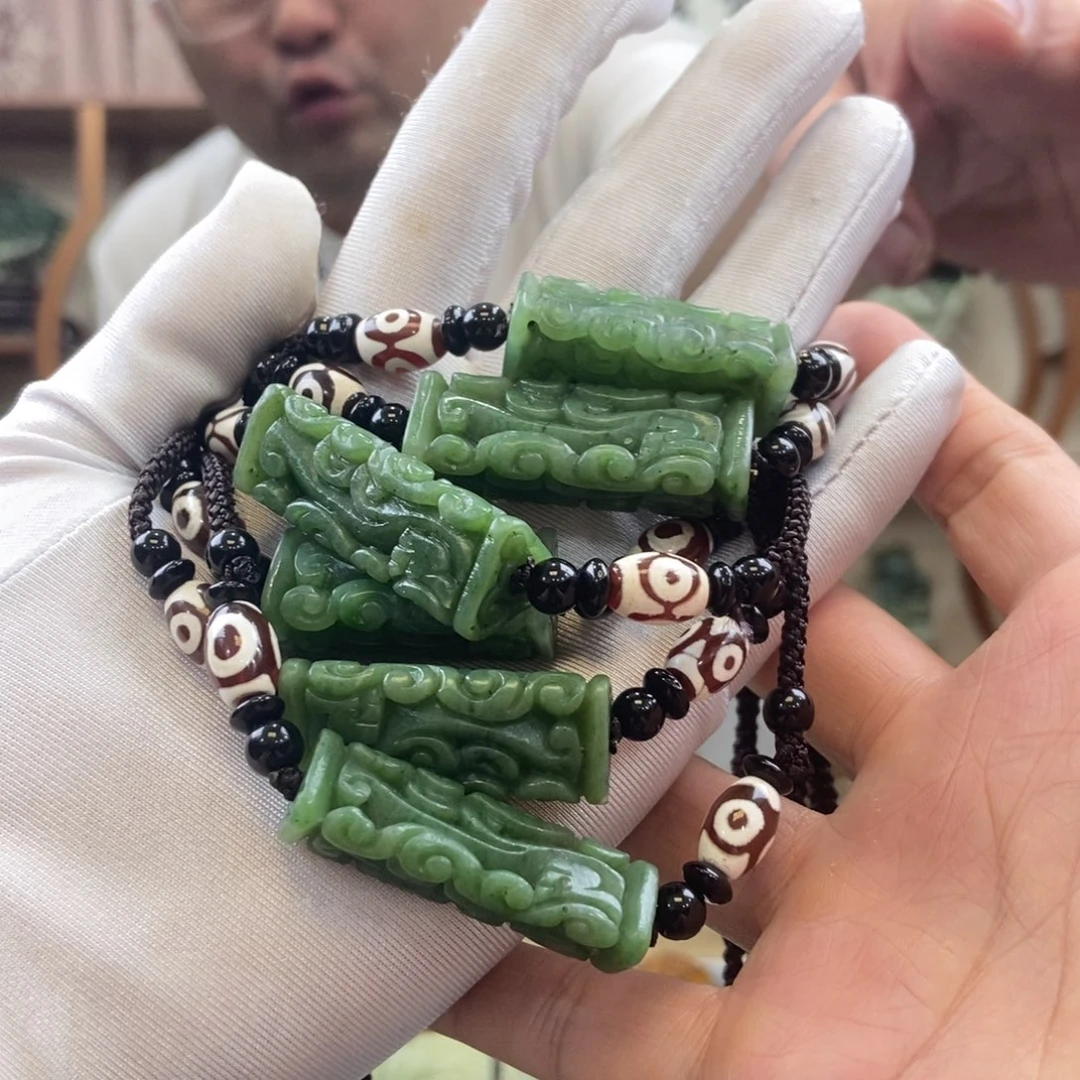 和田玉吊坠（多样性发一件）未镶嵌