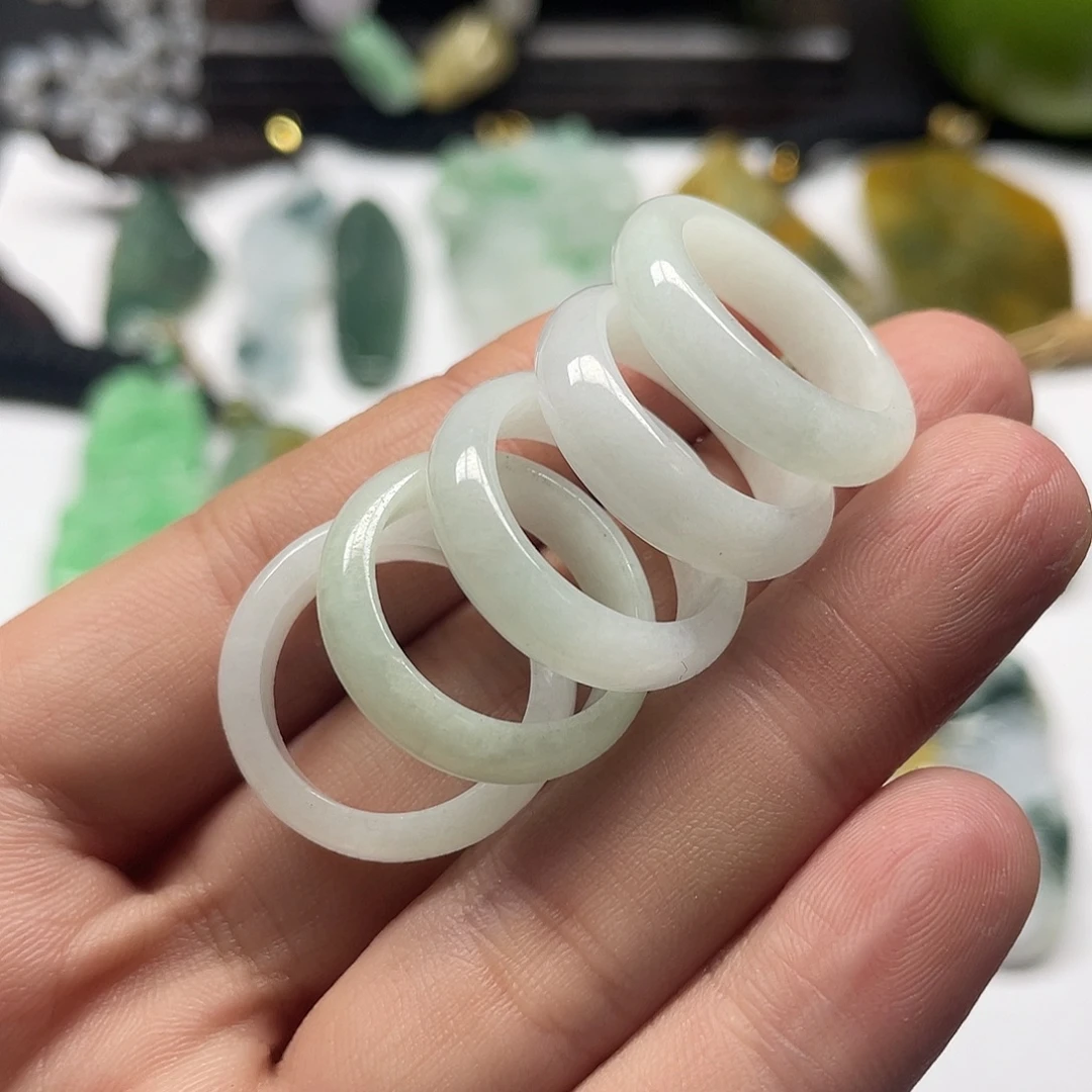 翡翠未镶嵌颈饰随机发