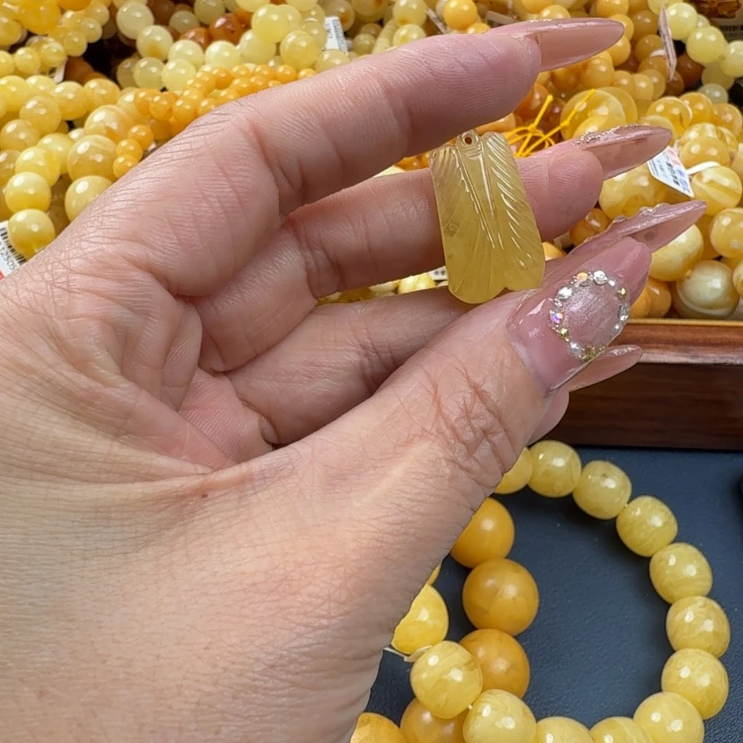 琥珀未镶嵌珠宝奇石