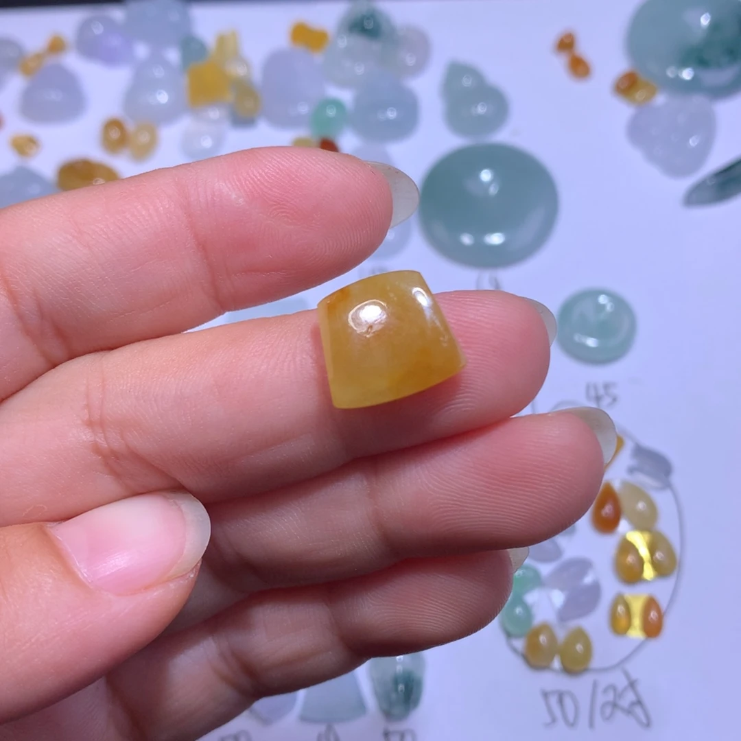 颈饰未镶嵌翡翠牌