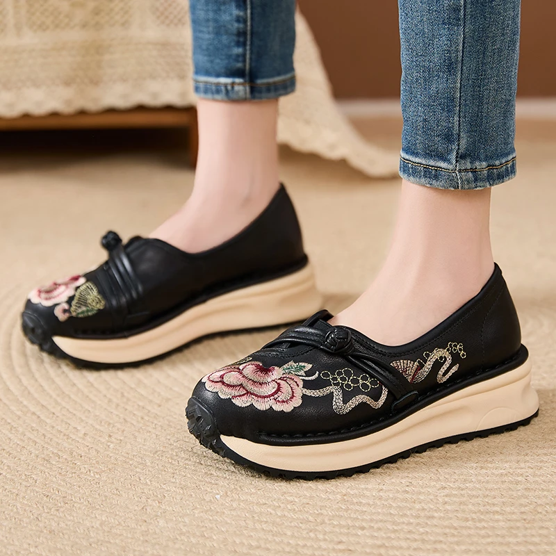 嫔妃丽人头层牛皮民族风刺绣厚底舒适学院风复古纽扣低帮时尚单鞋