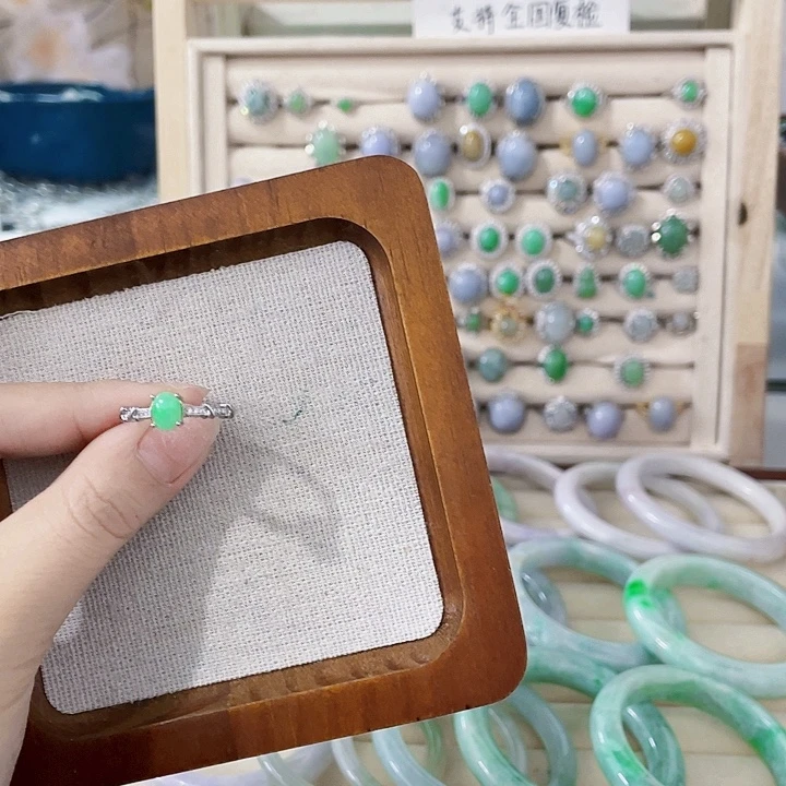 翡翠未镶嵌颈饰天然翡翠Ａ货