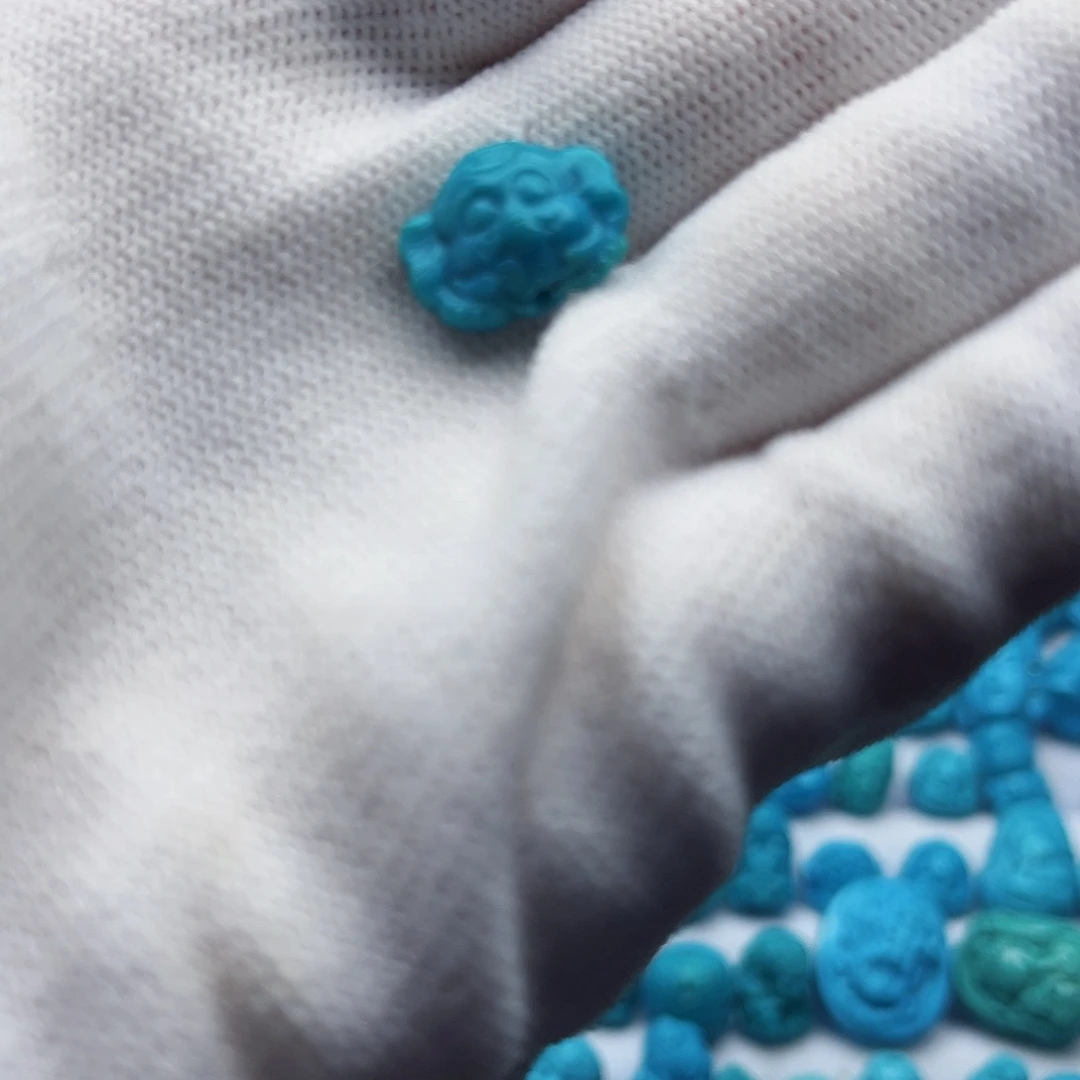 绿松石未镶嵌天然原矿雕刻绿松石