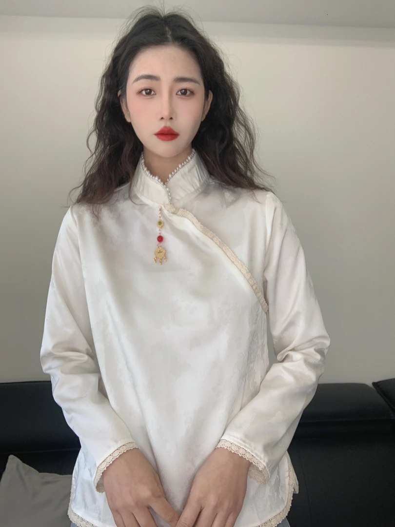 九月  珍珠挂坠小衫    新款春秋款式显瘦宽松打底国风气质打底衫